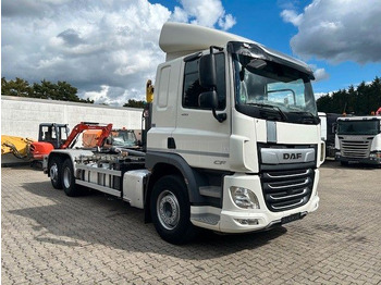 Kamion s kukastom dizalicom DAF CF 450