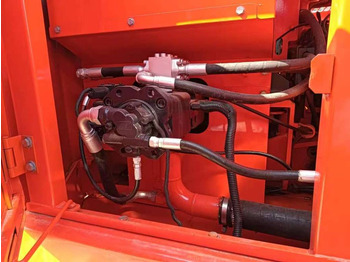 Bager gusjeničar Doosan DX150: slika Bager gusjeničar Doosan DX150