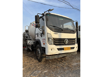 Automješalica SINOTRUCK: slika Automješalica SINOTRUCK