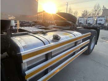 Tegljač HOWO: slika Tegljač HOWO