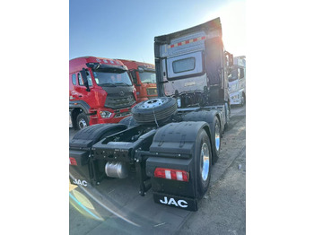 Tegljač JAC K7: slika Tegljač JAC K7