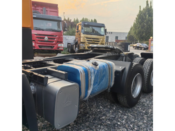Tegljač SINOTRUCK HOWO TRACTOR: slika Tegljač SINOTRUCK HOWO TRACTOR