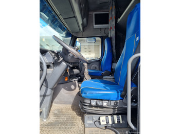 Kamion sandučar Volvo FH 12 6×2, 2002, Tampere: slika Kamion sandučar Volvo FH 12 6×2, 2002, Tampere