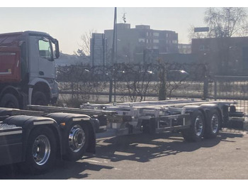 Transporter kontejnera/ Prikolica s izmjenjivim sanducima