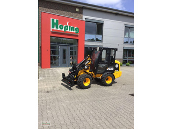 Zglobni utovarivač JCB