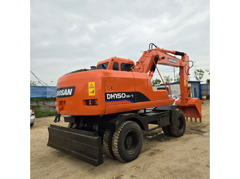Bager na kotačima Doosan DH150W: slika Bager na kotačima Doosan DH150W