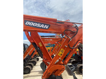 Mini bager Doosan DH55: slika Mini bager Doosan DH55