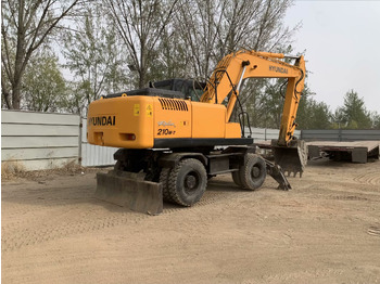 Bager na kotačima Hyundai R210W-7: slika Bager na kotačima Hyundai R210W-7