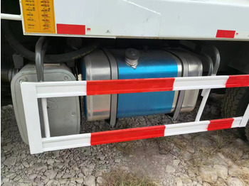 Kamion hladnjača SINOTRUK HOWO 6x4: slika Kamion hladnjača SINOTRUK HOWO 6x4