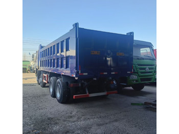 Kiper SINOTRUK HOWO 8x4: slika Kiper SINOTRUK HOWO 8x4