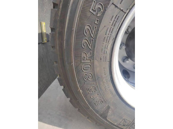 Tegljač SINOTRUK HOWO