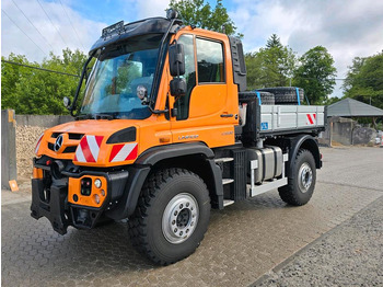 Vozilo za čišćenje snijega UNIMOG