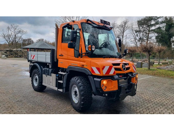 Vozilo za čišćenje snijega UNIMOG