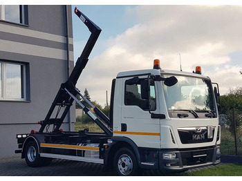 Kamion s kukastom dizalicom MAN TGL 12.220