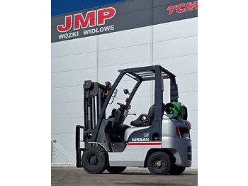 Plinski viličar NISSAN