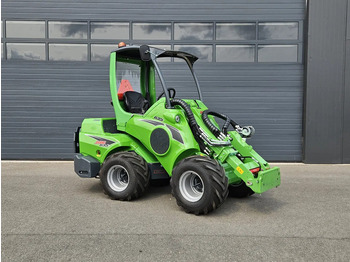 Kompaktni utovarivač gusjeničar AVANT