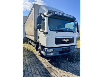 Kamion s ceradom MAN