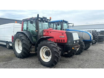 Traktor VALTRA 8450