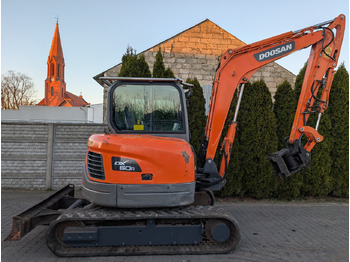 Bager DOOSAN DX60R: slika Bager DOOSAN DX60R
