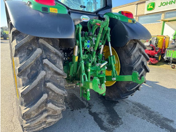 Traktor JOHN DEERE 6120M: slika Traktor JOHN DEERE 6120M