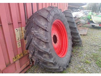 Guma za Traktor Fendt Takarenkaat 650/65R42 vanteineen: slika Guma za Traktor Fendt Takarenkaat 650/65R42 vanteineen