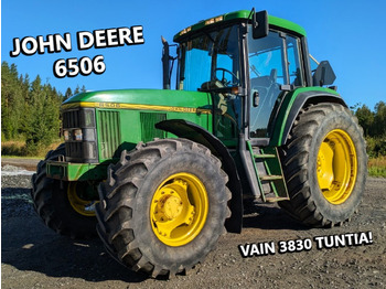Traktor JOHN DEERE