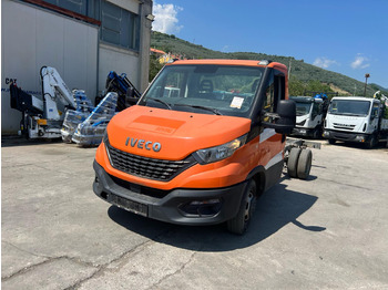 Dostavno vozilo s ravnom platformom IVECO Daily