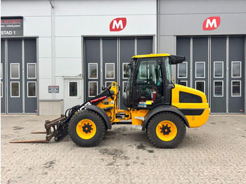 Utovarivač na kotačima JCB 409