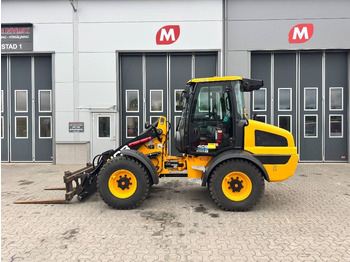 Utovarivač na kotačima JCB 409