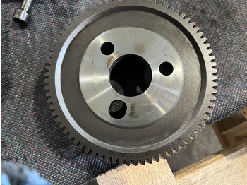 Motor i dijelovi Scania R580: slika Motor i dijelovi Scania R580 Motor i dijelovi Scania R580: slika Motor i dijelovi Scania R580