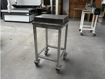 Stroj za obradu metala