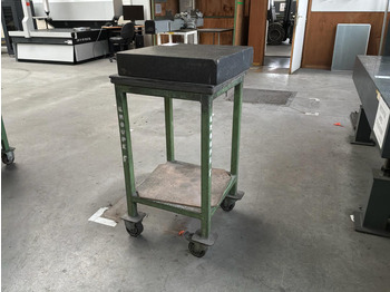 Stroj za obradu metala