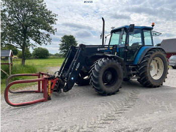 Traktor NEW HOLLAND