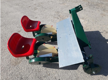 Novi Sadilica za krumpir GARMACH Transplanteur à Mini-Mottes 2 rangs: slika Novi Sadilica za krumpir GARMACH Transplanteur à Mini-Mottes 2 rangs Novi Sadilica za krumpir GARMACH Transplanteur à Mini-Mottes 2 rangs: slika Novi Sadilica za krumpir GARMACH Transplanteur à Mini-Mottes 2 rangs