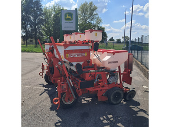 Precizna sijačica MASCHIO GASPARDO MT6: slika Precizna sijačica MASCHIO GASPARDO MT6 Precizna sijačica MASCHIO GASPARDO MT6: slika Precizna sijačica MASCHIO GASPARDO MT6