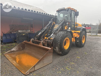 Utovarivač na kotačima JCB