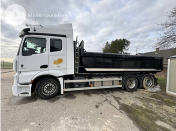 Kamion s kukastom dizalicom MERCEDES-BENZ Actros 2553
