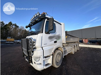 Kamion s kukastom dizalicom MERCEDES-BENZ Arocs 3251