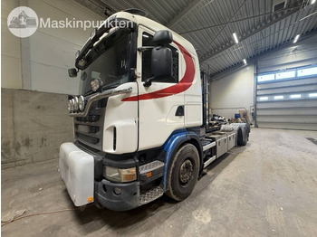 Kamion s kukastom dizalicom SCANIA
