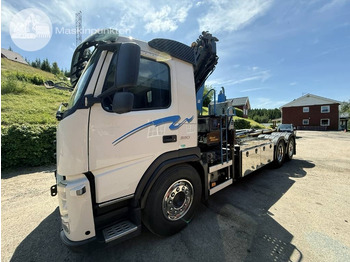 Kamion s kranom VOLVO FM 330