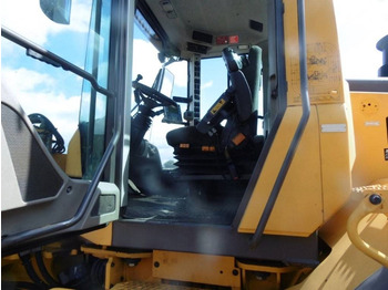 Utovarivač na kotačima Volvo L 120 F: slika Utovarivač na kotačima Volvo L 120 F