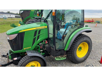 Traktor JOHN DEERE 3R Series