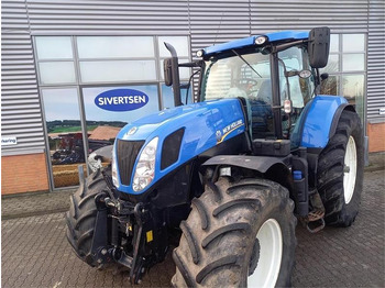 Traktor NEW HOLLAND T7.220