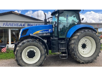 Traktor NEW HOLLAND T7000