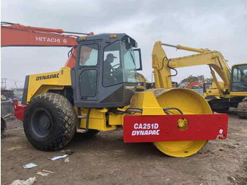 Kompaktor Dynapac Used CA251D Roller Cheap Price on Sale Used DYNAPAC CA30D/CA25D Road Roller Dynapac: slika Kompaktor Dynapac Used CA251D Roller Cheap Price on Sale Used DYNAPAC CA30D/CA25D Road Roller Dynapac