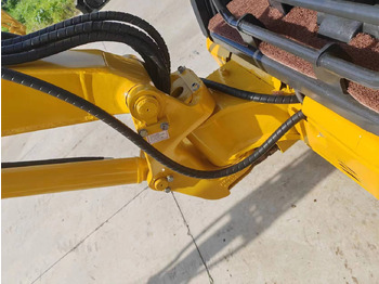 Mini bager komatsu PC35 [ Copy ]: slika Mini bager komatsu PC35 [ Copy ]