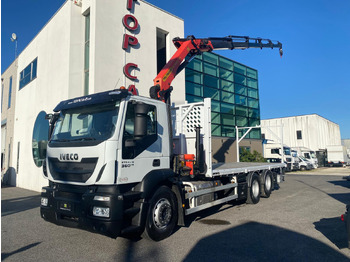 Kamion s kranom IVECO