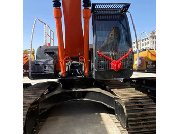 Bager HITACHI ZX200