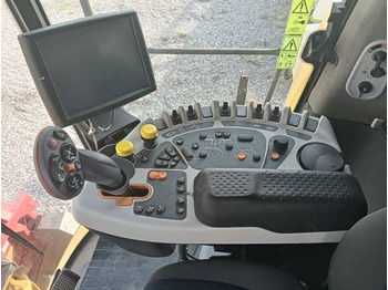 Kombajn za žetvu New Holland CR 7.90: slika Kombajn za žetvu New Holland CR 7.90