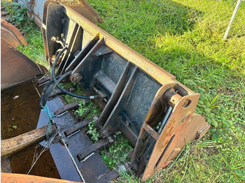 Utovarivač na kotačima SCHAEFF